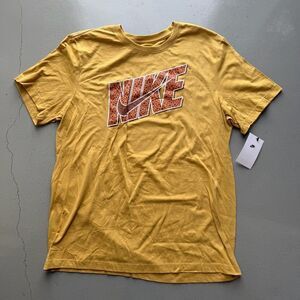 Nike Sportswear Tee ‘Safari’ Q6883-725 Men’s Size L